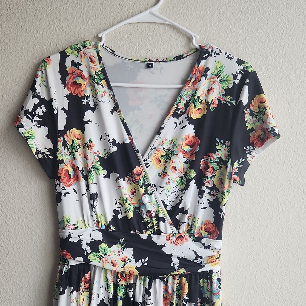 Floral V-Neck Maxi Dress